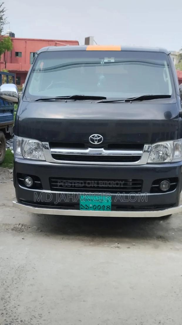 Toyota HiAce 2006 Ivory