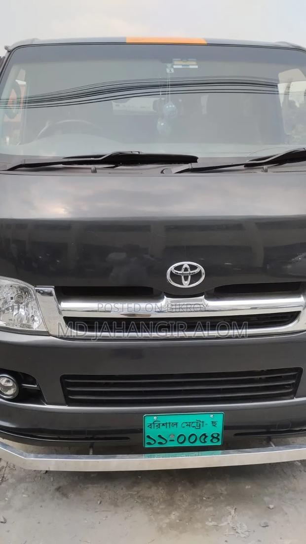 Toyota HiAce 2006 Ivory