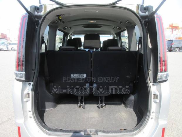 Toyota Noah 2021 Silver