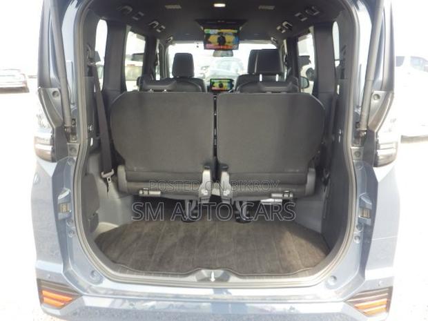 Toyota Voxy 2025 Gray