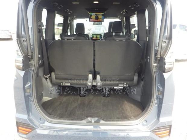Toyota Voxy 2025 Gray