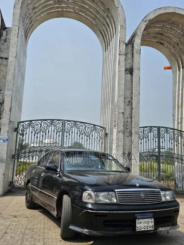 Toyota Crown 1994 Black