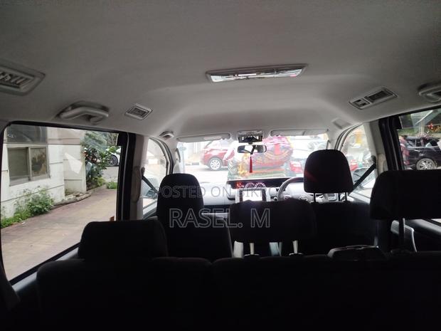 Toyota Noah 2.0 143hp AWD (7 Seater) 2013 Pearl