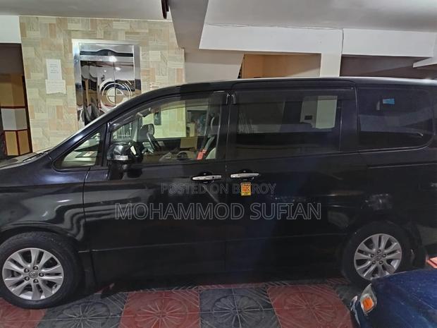 Toyota Noah 2.0 158hp FWD (7 Seater) 2012 Black
