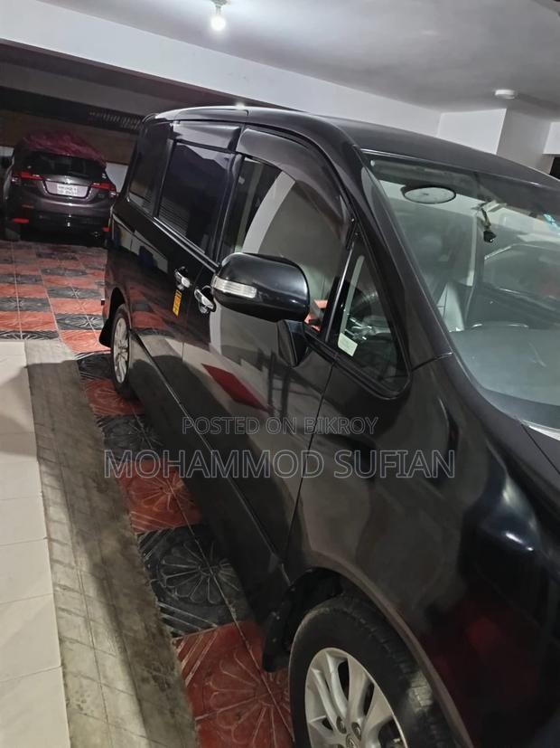 Toyota Noah 2.0 158hp FWD (7 Seater) 2012 Black