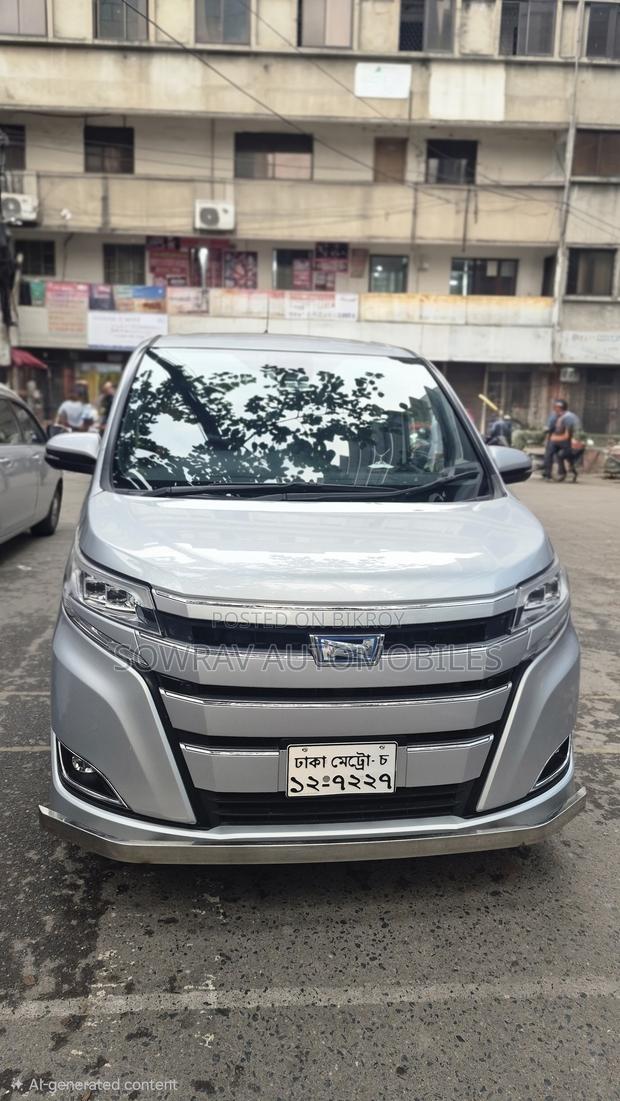 Toyota Noah 2019 Silver
