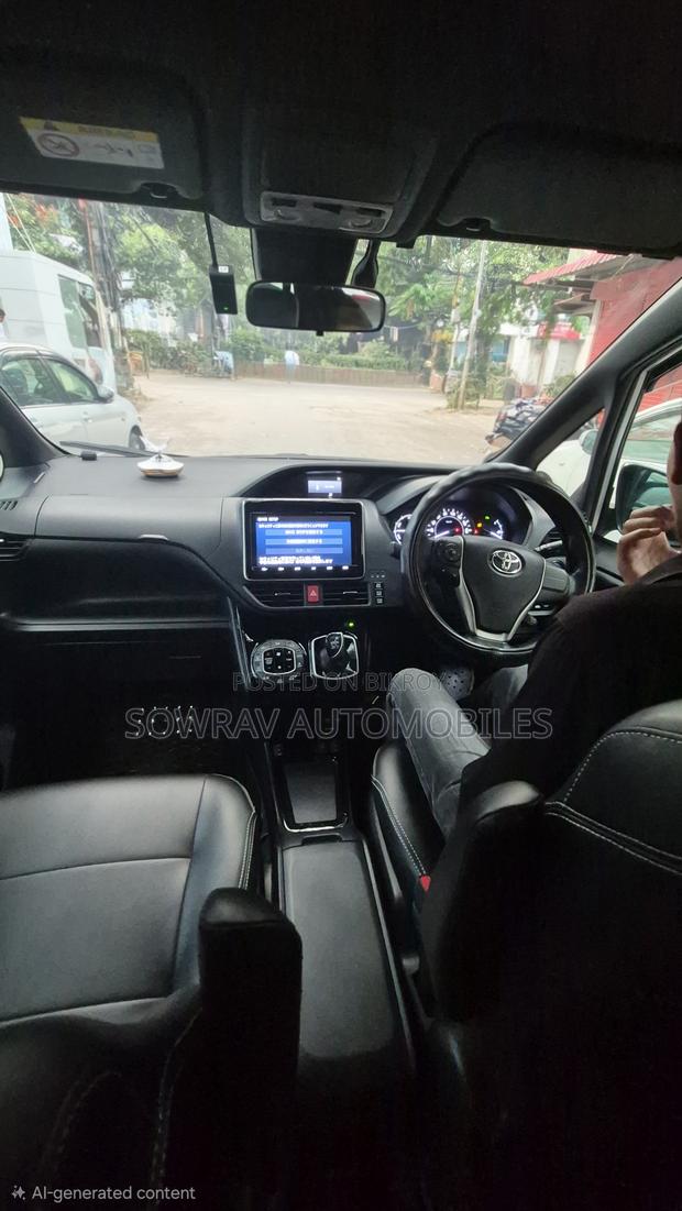 Toyota Noah 2019 Silver