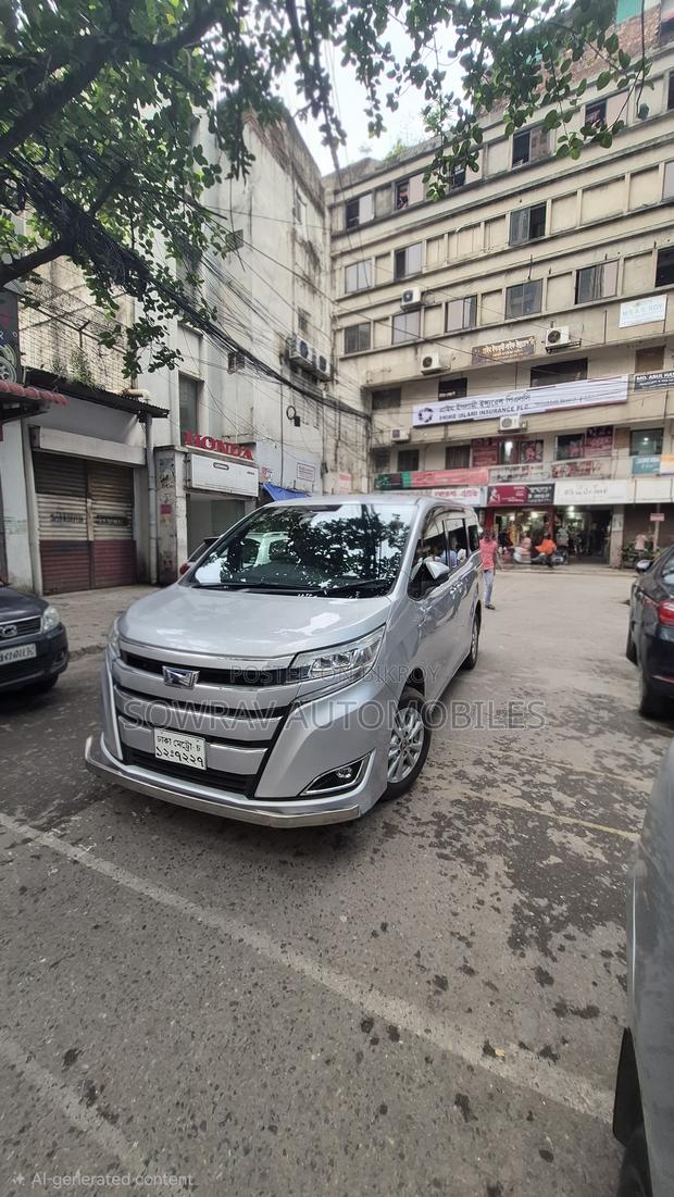 Toyota Noah 2019 Silver