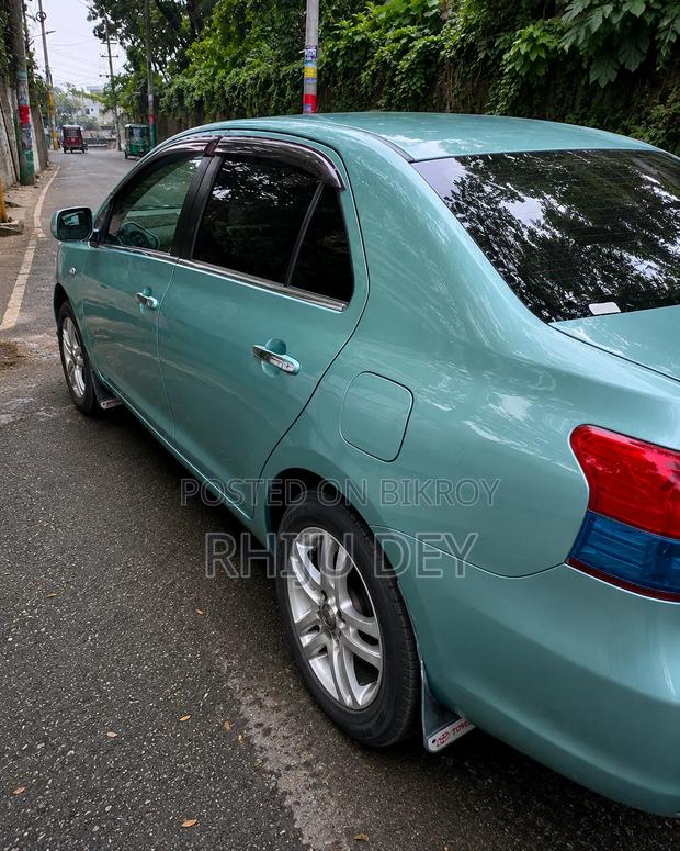 Toyota Belta 2006 Green