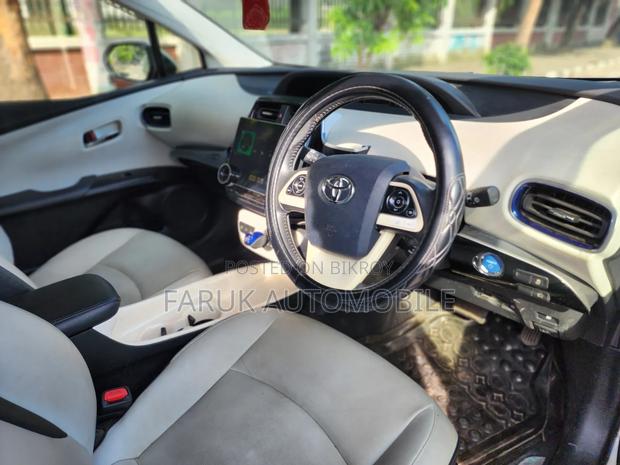 Toyota Prius 2017 Pearl