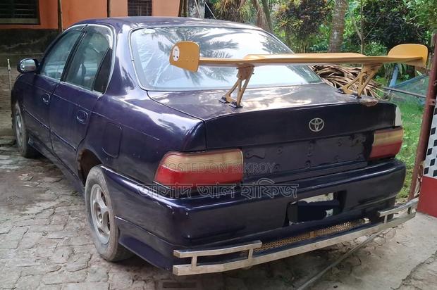 Toyota Corolla 1996 Blue