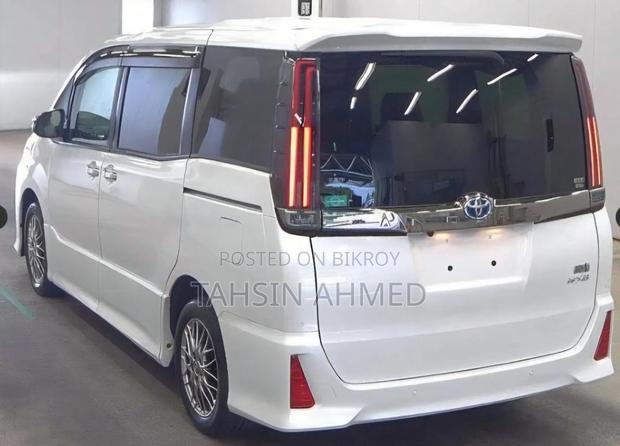 Toyota Noah 2021 Pearl