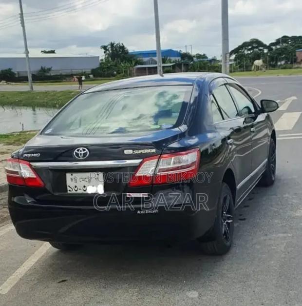 Toyota Premio 2013 Black