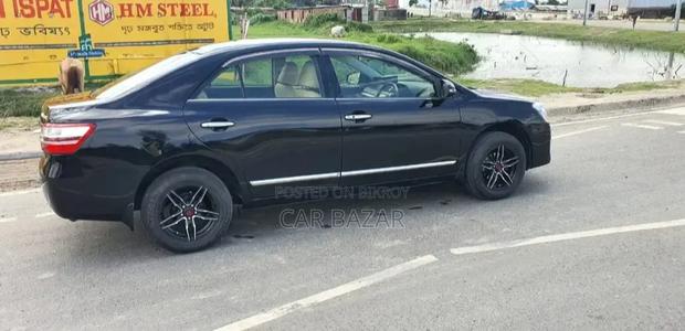 Toyota Premio 2013 Black