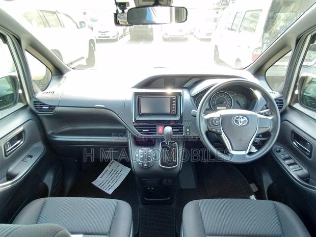 Toyota Axio 2021 White