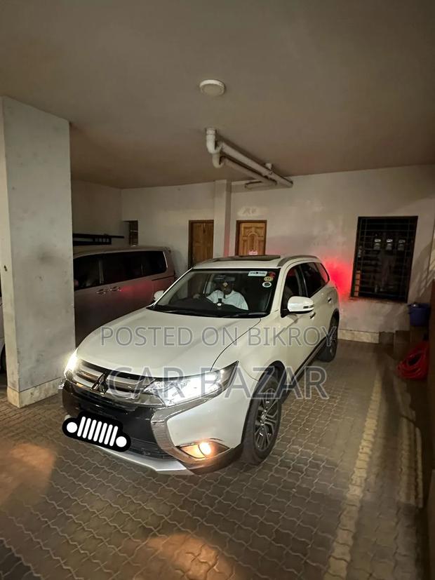 Mitsubishi Outlander 2018 Off White