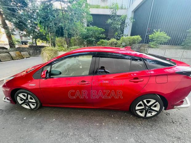 Toyota Prius 2018 Red