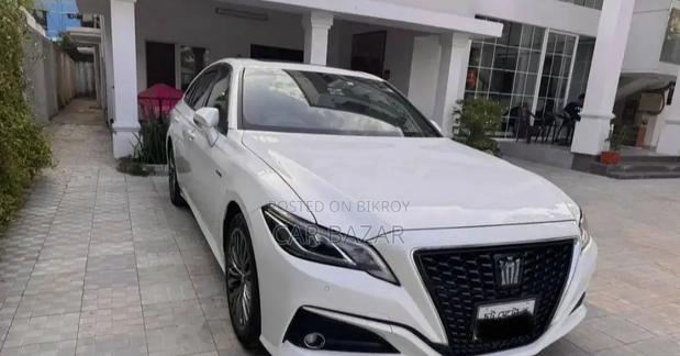 Toyota Crown 2019 White