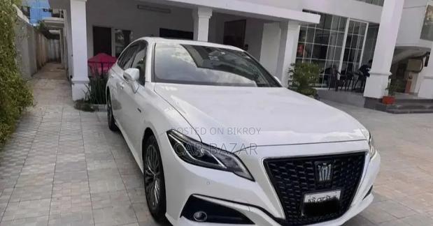 Toyota Crown 2019 White