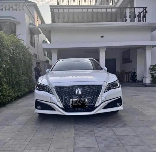 Toyota Crown 2019 White
