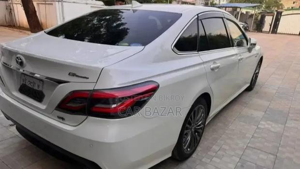 Toyota Crown 2019 White