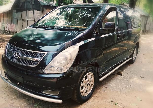 Hyundai H1 2.4 GLS 2010 Black
