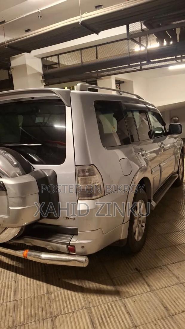 Mitsubishi Pajero 2010 Silver