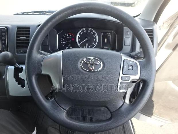 Toyota HiAce 2021 Silver