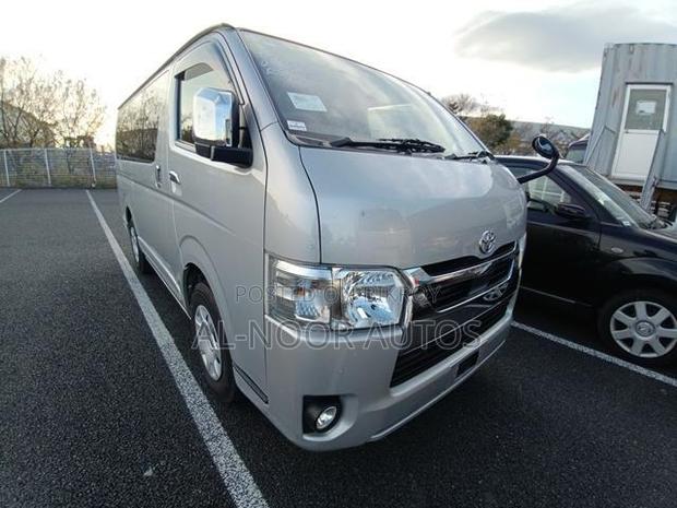 Toyota HiAce 2021 Silver