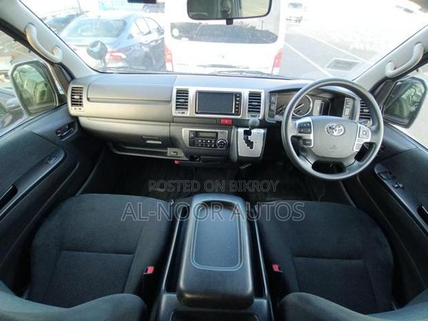 Toyota HiAce 2021 Silver
