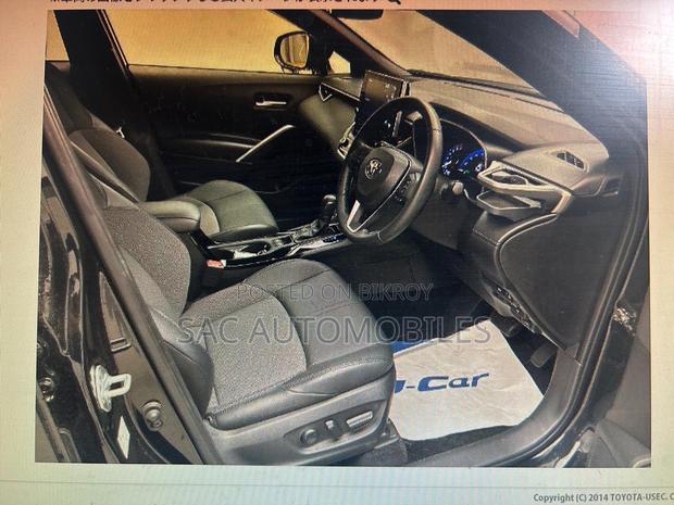 Toyota Corolla Cross 1.8 Hybrid AWD 2022 Black