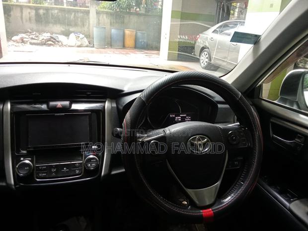 Toyota Corolla Fielder 1.5 Hybrid FWD 2016 White