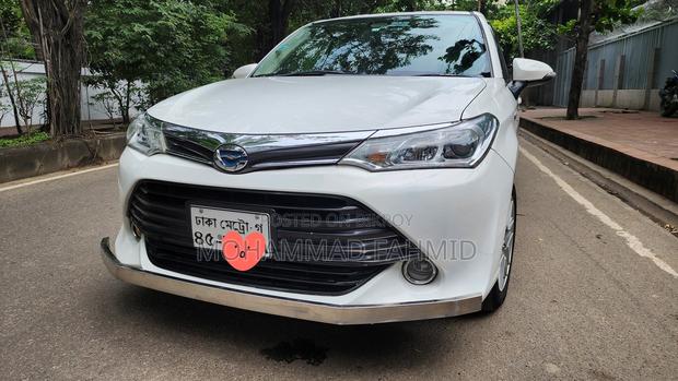 Toyota Corolla Fielder 1.5 Hybrid FWD 2016 White