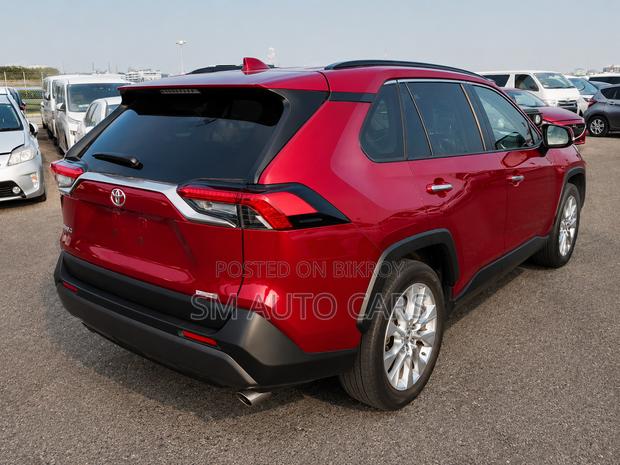 Toyota RAV4 2021 Red