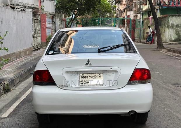 Mitsubishi Lancer 2005 White
