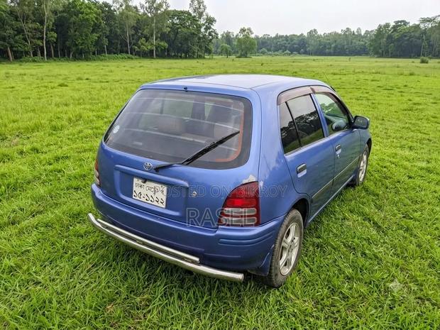 Toyota Starlet 2002 Blue