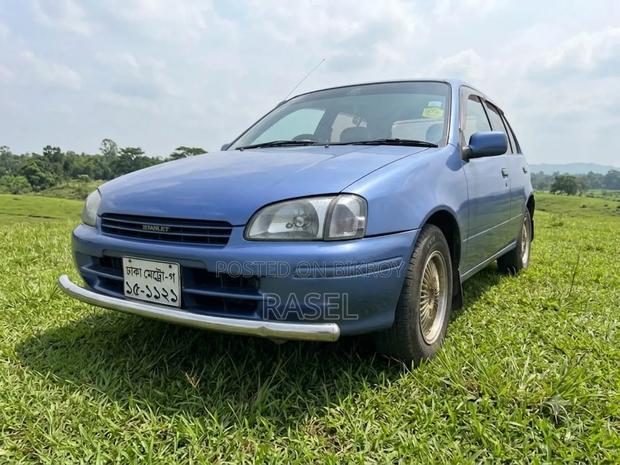 Toyota Starlet 2002 Blue