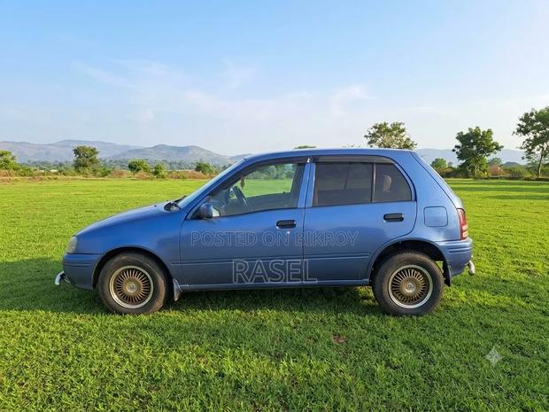 Toyota Starlet 2002 Blue