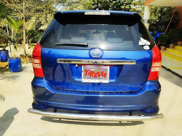 Toyota Wish 2004 Blue
