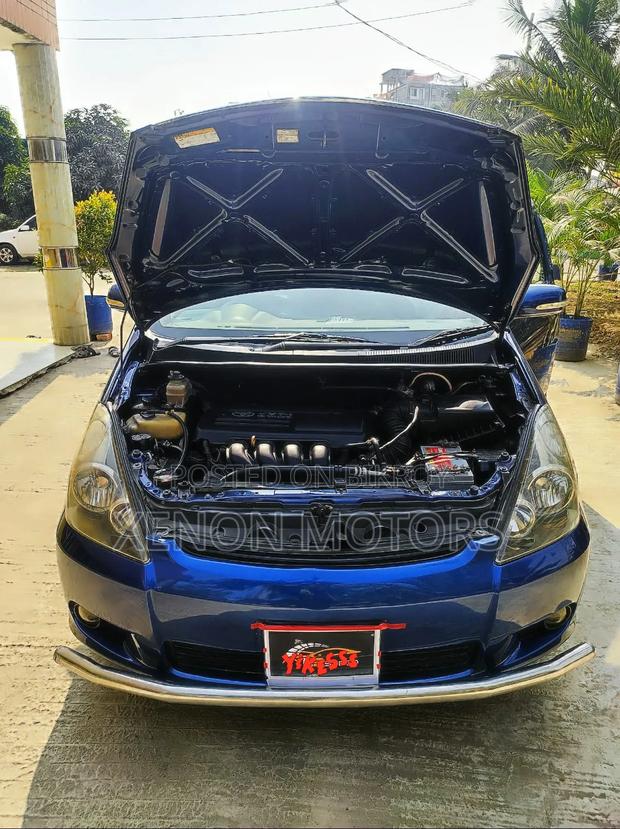 Toyota Wish 2004 Blue