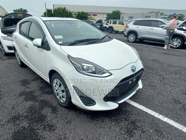 Toyota Aqua 2021 Pearl