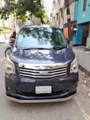 Toyota Noah 2011 Blue for sale