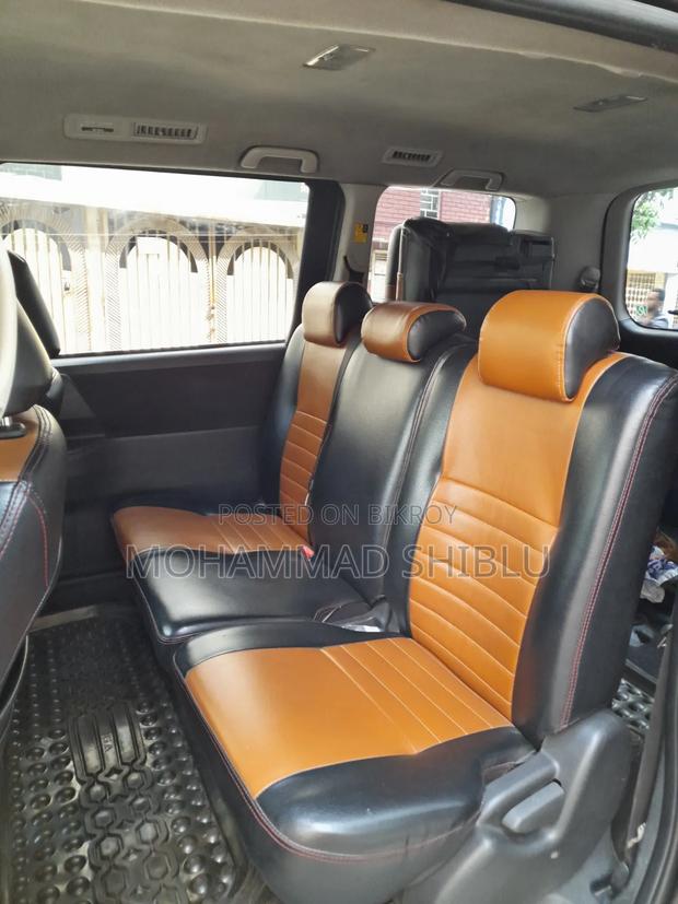 Toyota Noah 2011 Blue