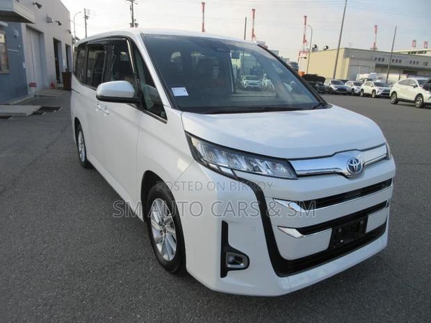 Toyota Noah 2022 Pearl