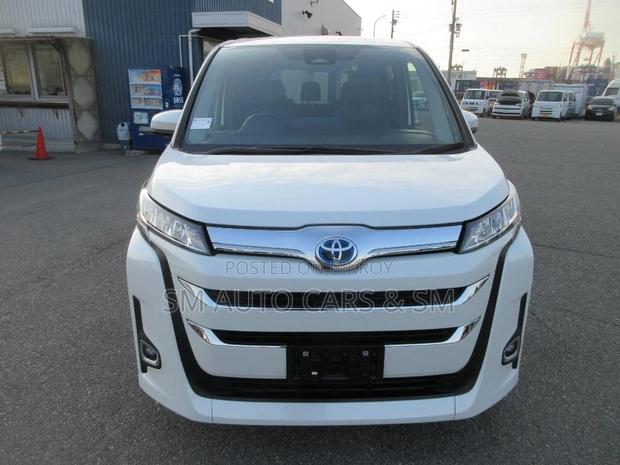 Toyota Noah 2022 Pearl