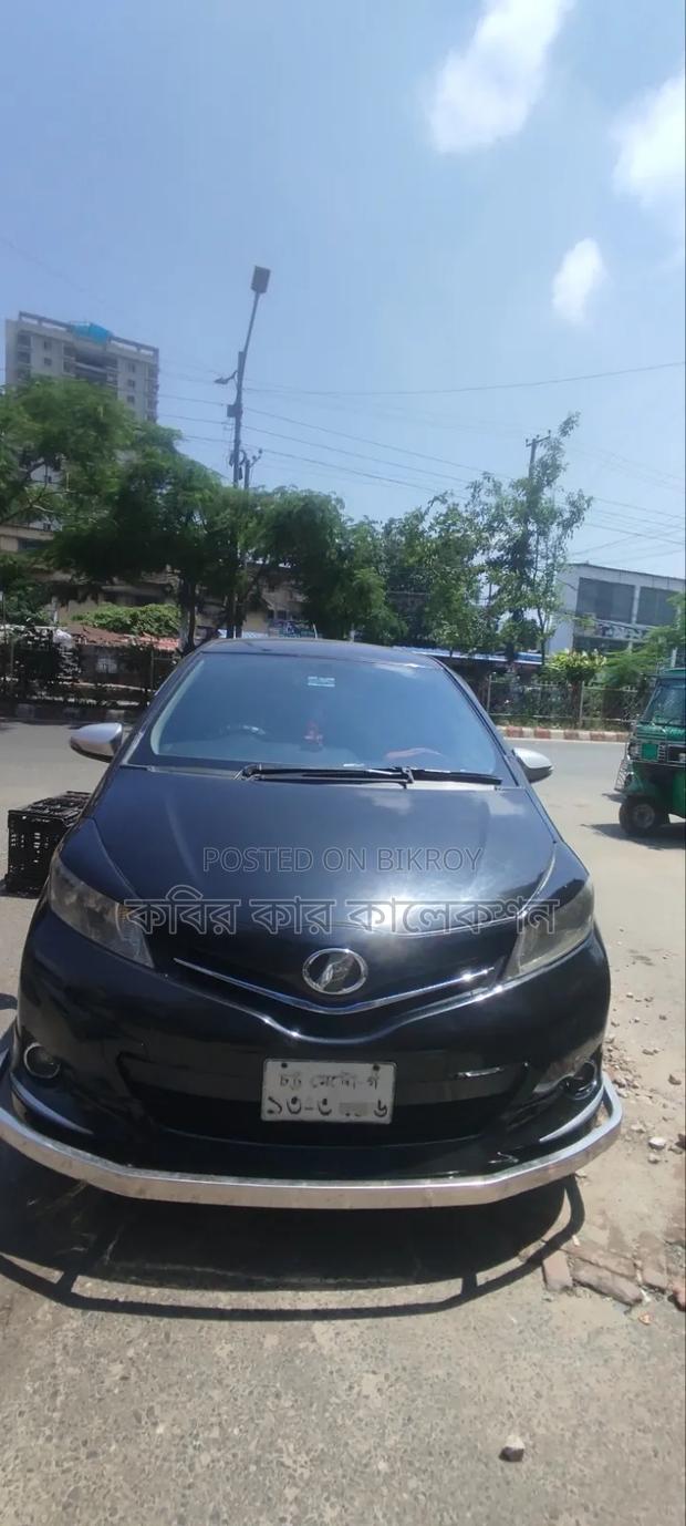 Toyota Vitz 2011 Black