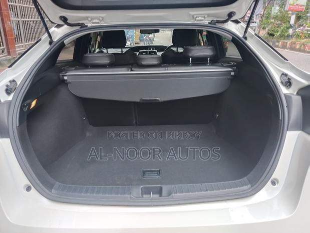 Toyota Prius 2018 Pearl