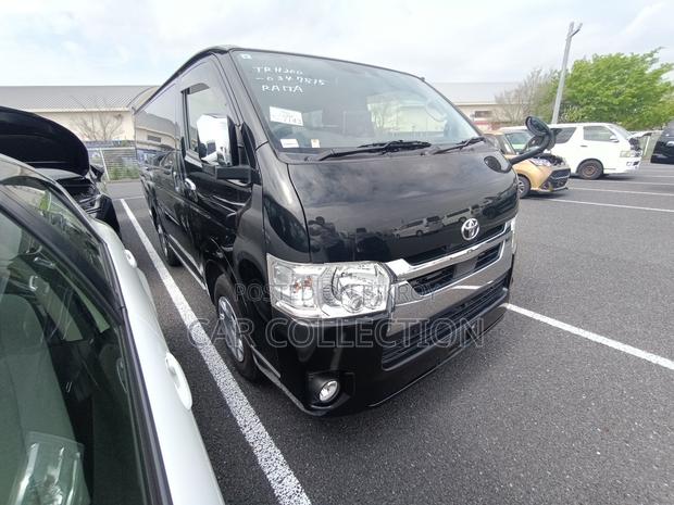 Toyota HiAce 2021 Black