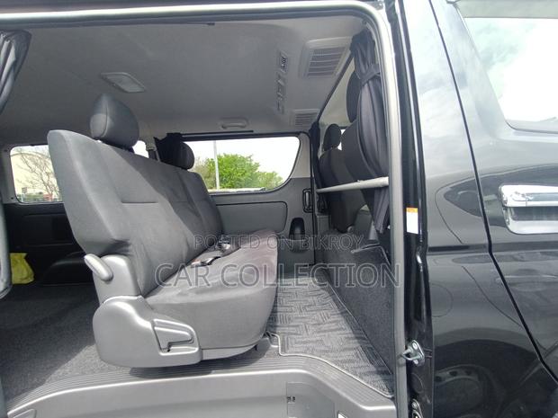 Toyota HiAce 2021 Black