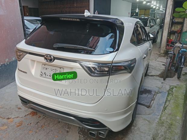 Toyota Harrier 2.0 4WD 2015 White